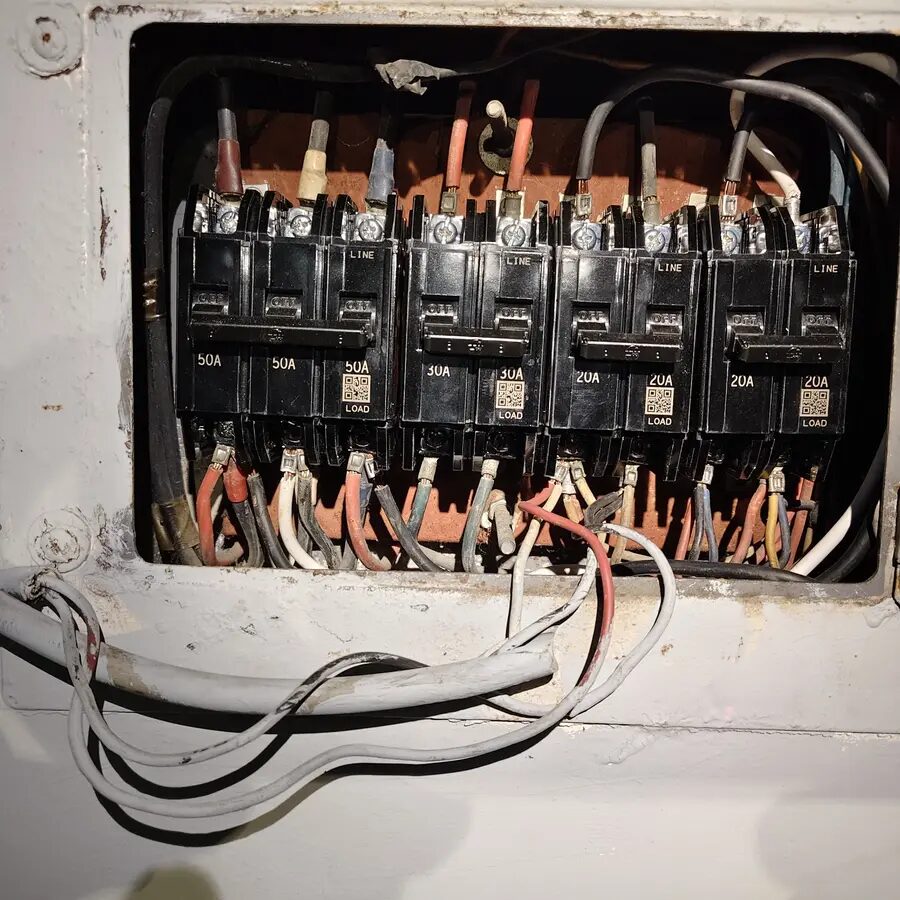 桃園水電施工實績－老舊配電箱線路查修