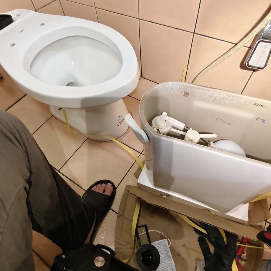 桃園水電施工實績－馬桶水箱零件拆換